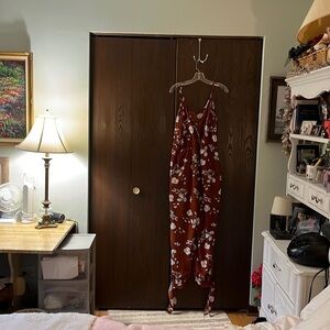 NA clay/ white flower patterned jumpsuit. Size XL.